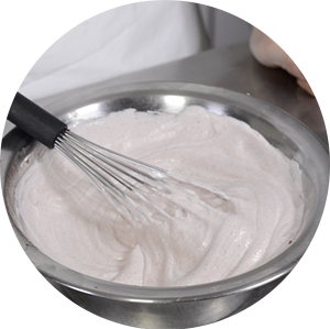 mousse-framboise-sur-meringue-italienne