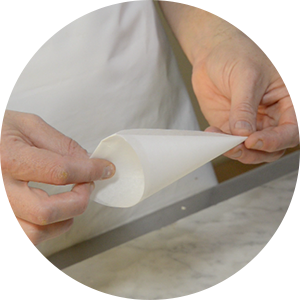 cornet-en-papier-patisserie
